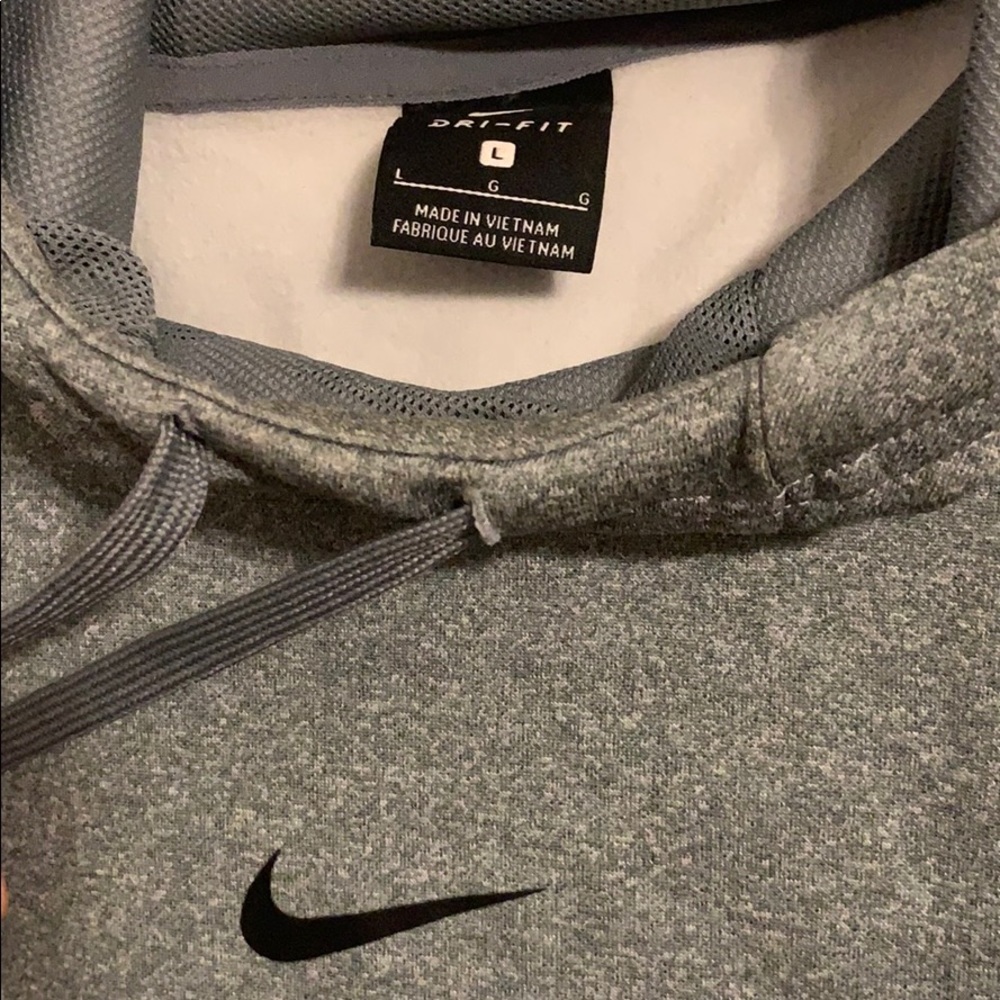 Nike women’s hoodie - Picture 2 of 3
